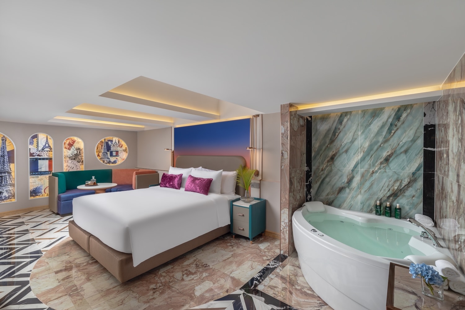 Jacuzzi Room with private tub